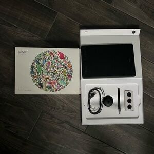 Wacom Intuos Pro Black Graphics Tablet Medium